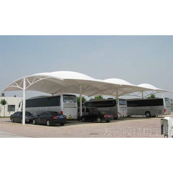 昆明車棚膜結(jié)構(gòu)工程與傳統(tǒng)建筑有何不同？